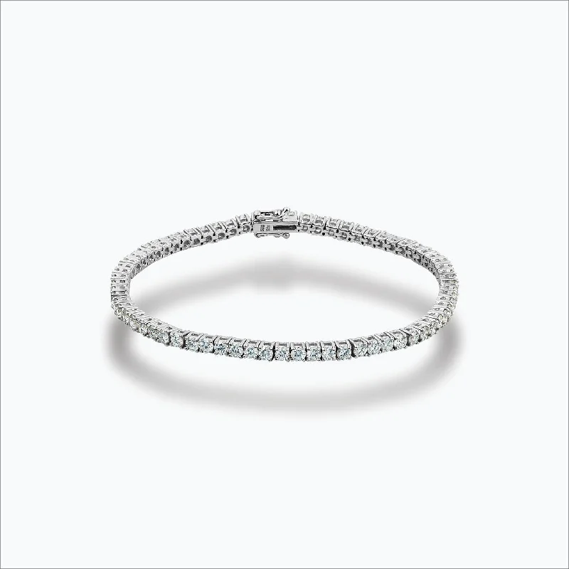 Tennis 18K White Gold Bracelet w. Diamonds