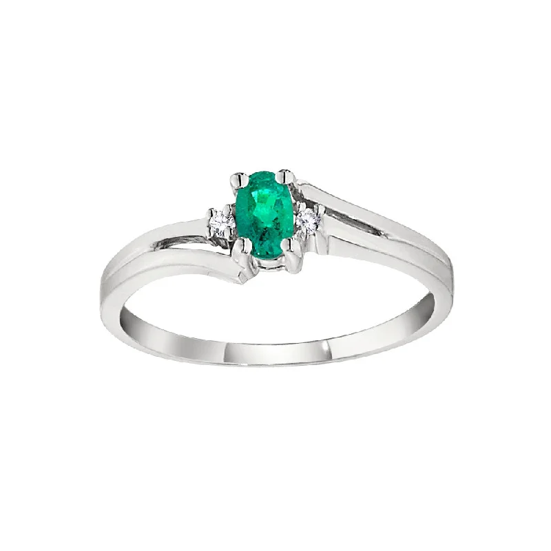 Classic Emerald and Diamond Ring