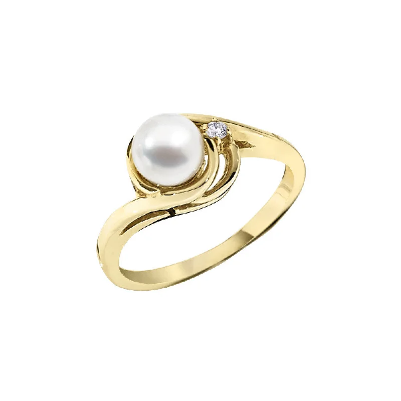 Swirling Pearl and Diamond Ring