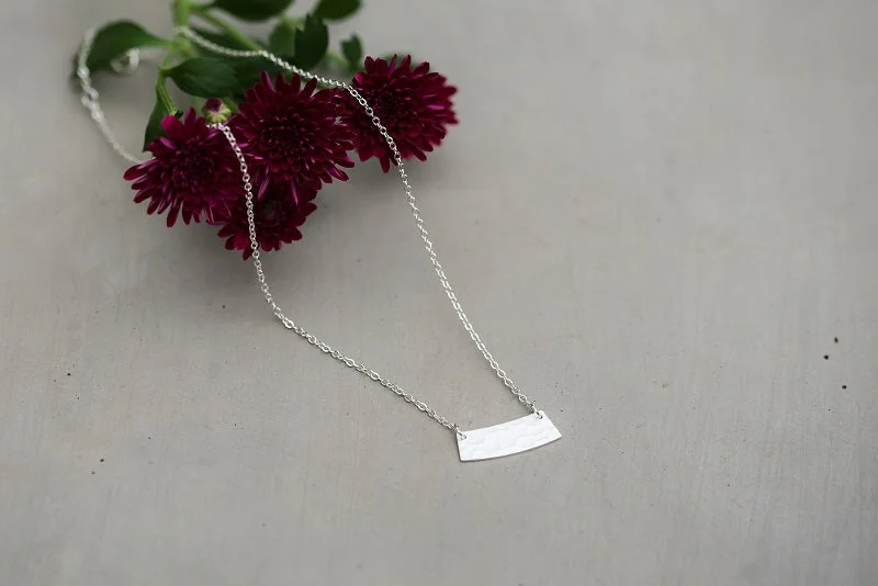 Virago Bar Necklace