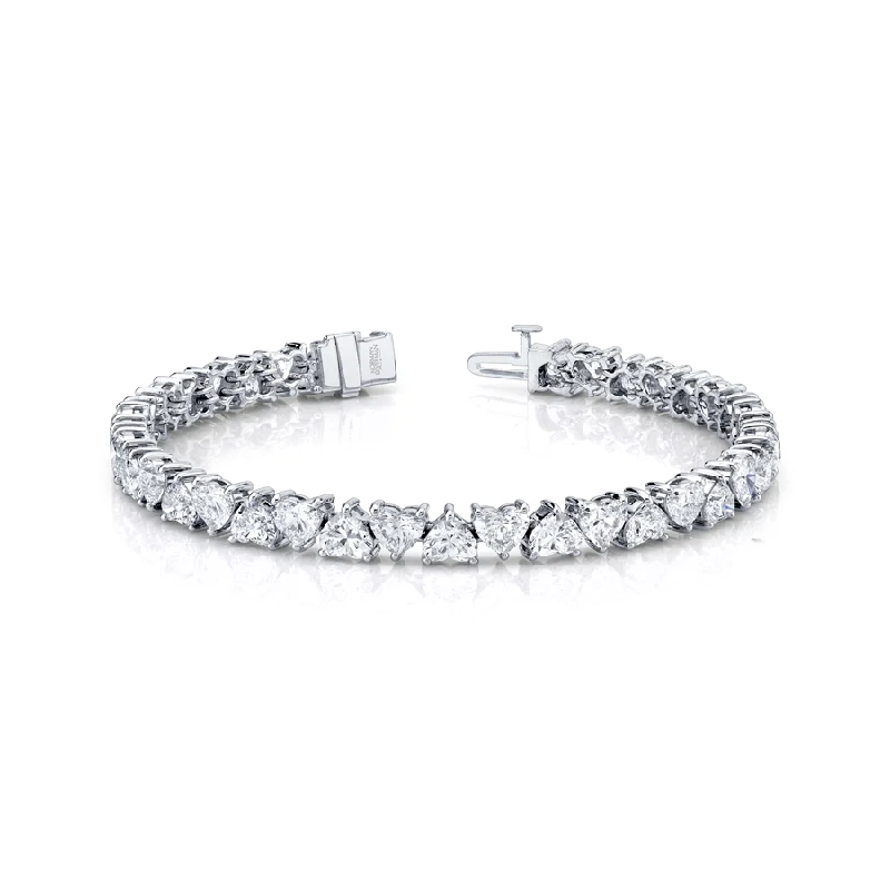 15.86 Carat 18K White Gold Heart Shape Straight Line Bracelet