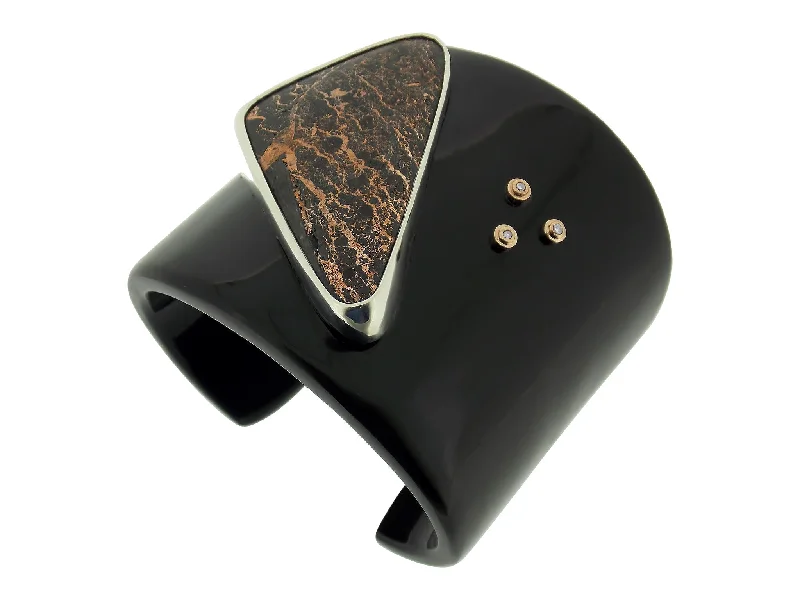 Buffalo Horn, Oregon Pulsite & Champagne Diamond Cuff