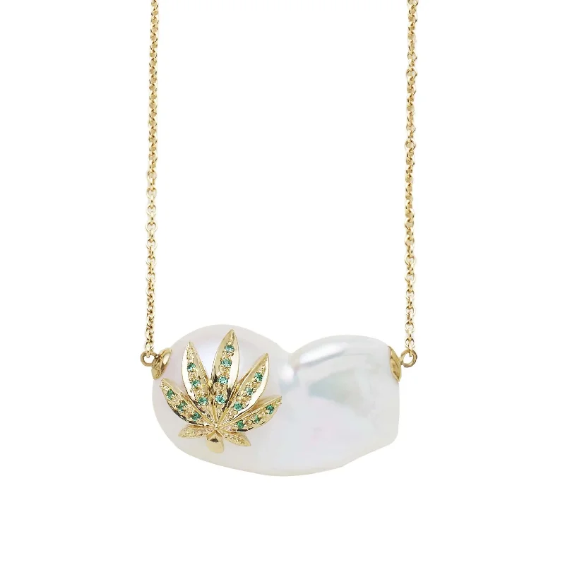 14k Gold Pot Leaf Pearl Pendant