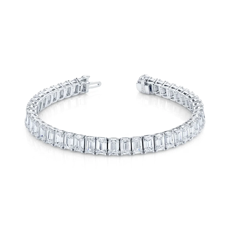 22.86 Carat Emerald Cut Diamonds Platinum Bracelet