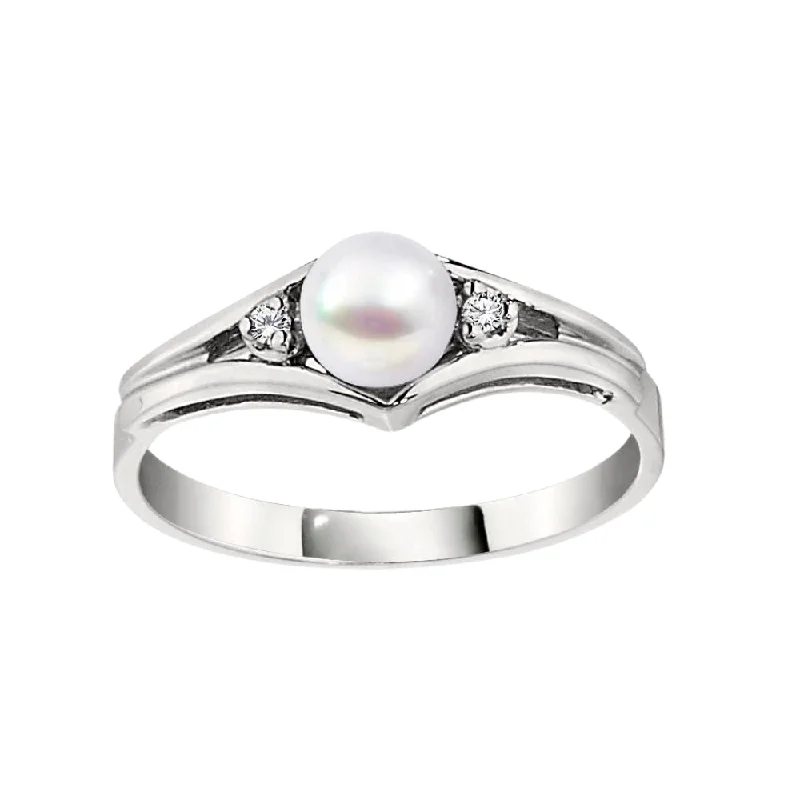 Pearl and Diamond Ring